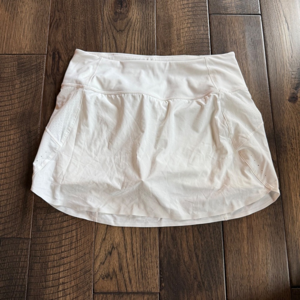 Athleta Run With It 14" Skort White Athletic Running Tennis Skirt Womens Small